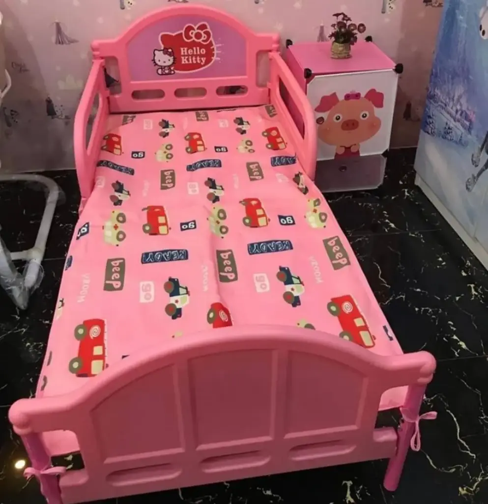 Toddler Bed (Pink)