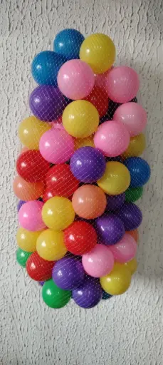 100pcs Pool balls (Netted)